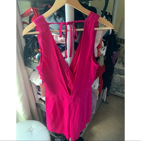 Pink low v neck romper - Picture 2 of 3